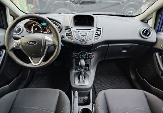 Подержанный автомобиль Ford Fiesta Hatchback 2017 года (9 фото)