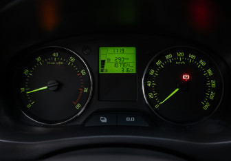 Подержанный автомобиль Skoda Fabia Wagon 2012 года (12 фото)