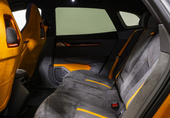 Подержанный автомобиль Zeekr 001 2023 года (14 фото)