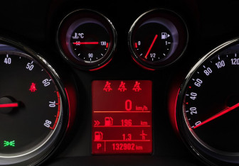 Подержанный автомобиль Opel Mokka 2014 года (16 фото)