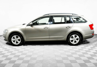 Подержанный автомобиль Skoda Octavia Wagon 2015 года (3 фото)
