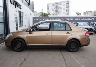 Подержанный автомобиль Nissan Tiida Sedan 2008 года (8 фото)