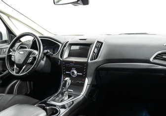 Подержанный автомобиль Ford S-MAX 2018 года (5 фото)