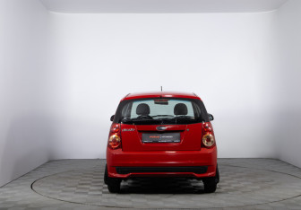 Подержанный автомобиль Kia Picanto 2010 года (6 фото)