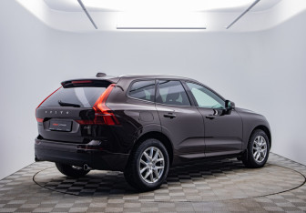 Подержанный автомобиль Volvo XC60 2018 года (5 фото)
