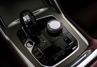 Подержанный автомобиль BMW X6 2021 года (16 фото)