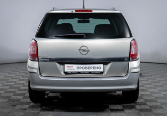 Подержанный автомобиль Opel Astra Wagon 2007 года (6 фото)