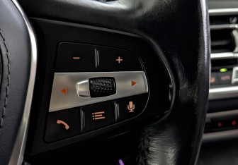 Подержанный автомобиль BMW X5 2018 года (30 фото)