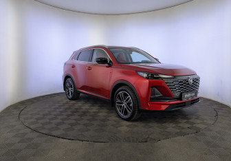 Подержанный автомобиль Changan UNI-S 2024 года (3 фото)