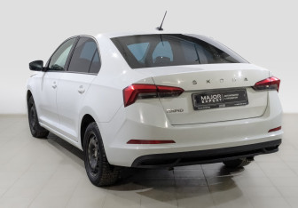 Подержанный автомобиль Skoda Rapid Liftback 2021 года (7 фото)