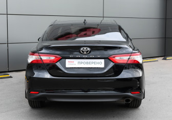 Подержанный автомобиль Toyota Camry Sedan 2021 года (8 фото)
