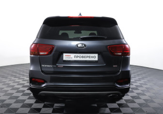 Подержанный автомобиль Kia Sorento 2019 года (6 фото)