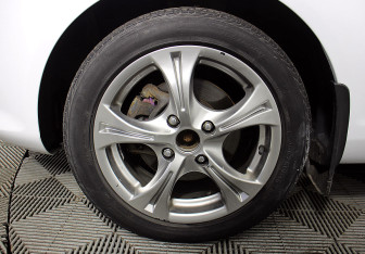 Подержанный автомобиль Ford Fiesta Hatchback 2012 года (7 фото)