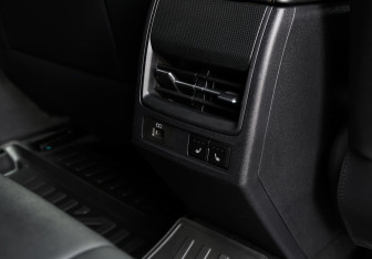 Подержанный автомобиль Omoda C5 2022 года (17 фото)