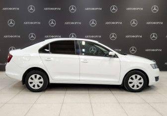 Подержанный автомобиль Skoda Rapid Liftback 2019 года (4 фото)