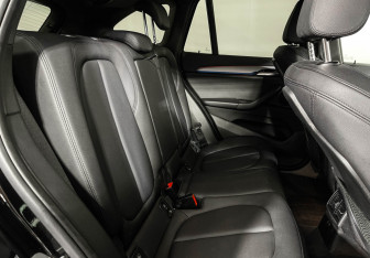 Подержанный автомобиль BMW X1 2018 года (14 фото)
