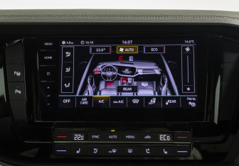 Подержанный автомобиль Volkswagen Touareg 2021 года (17 фото)