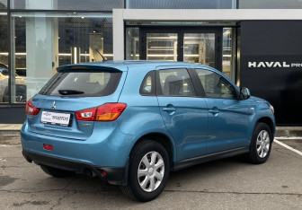 Подержанный автомобиль Mitsubishi ASX 2012 года (5 фото)