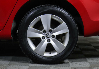 Подержанный автомобиль Skoda Rapid Liftback 2017 года (5 фото)