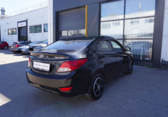 Подержанный автомобиль Hyundai Solaris Sedan 2011 года (5 фото)