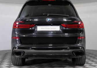 Подержанный автомобиль BMW X7 2019 года (4 фото)