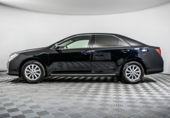 Подержанный автомобиль Toyota Camry Sedan 2012 года (8 фото)