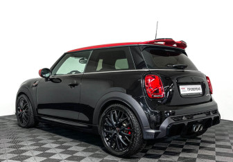 Подержанный автомобиль MINI Hatch 2021 года (7 фото)