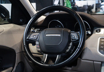 Подержанный автомобиль Land Rover Range Rover Evoque 2017 года (14 фото)