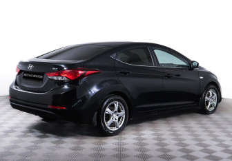 Подержанный автомобиль Hyundai Elantra Sedan 2014 года (5 фото)