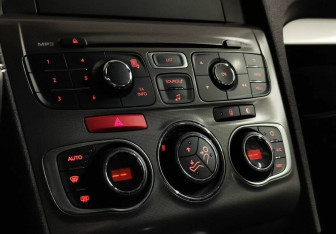 Подержанный автомобиль Citroen C4 Sedan 2020 года (14 фото)