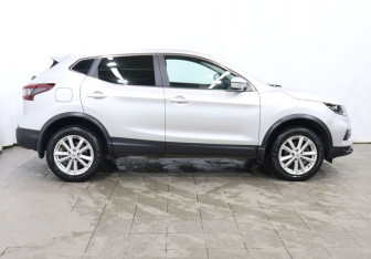 Подержанный автомобиль Nissan Qashqai 2020 года (7 фото)