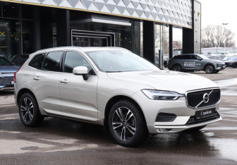 Подержанный автомобиль Volvo XC60 2019 года (3 фото)
