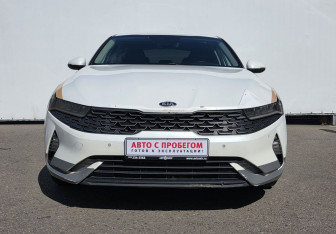 Подержанный автомобиль Kia K5 2020 года (2 фото)