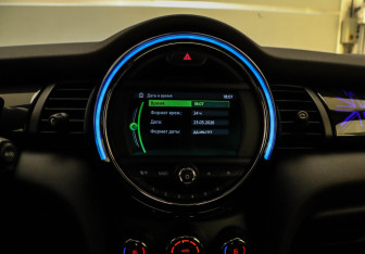 Подержанный автомобиль MINI Hatch 2021 года (24 фото)