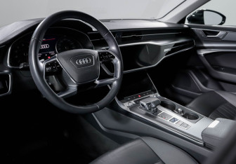 Подержанный автомобиль Audi A6 Sedan 2020 года (14 фото)