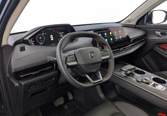 Подержанный автомобиль Changan UNI-S 2024 года (16 фото)