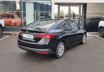 Подержанный автомобиль Hyundai Solaris Sedan 2021 года (5 фото)