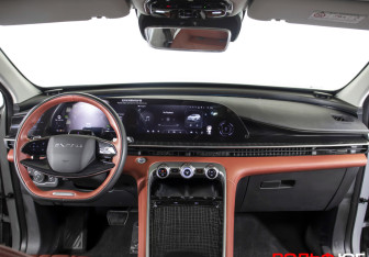 Подержанный автомобиль Exeed RX 2023 года (12 фото)