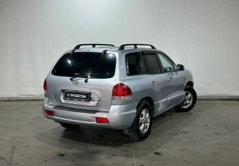 Подержанный автомобиль Hyundai Santa Fe 2008 года (5 фото)