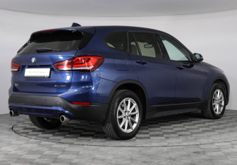 Подержанный автомобиль BMW X1 2020 года (2 фото)