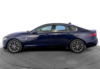 Подержанный автомобиль Jaguar XF Sedan 2019 года (8 фото)