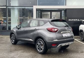 Подержанный автомобиль Renault Kaptur 2021 года (7 фото)