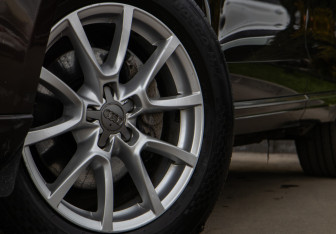 Подержанный автомобиль Audi Q5 2013 года (20 фото)