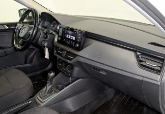 Подержанный автомобиль Skoda Rapid Liftback 2021 года (11 фото)