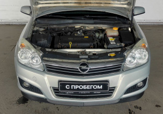 Подержанный автомобиль Opel Astra Hatchback 2007 года (17 фото)