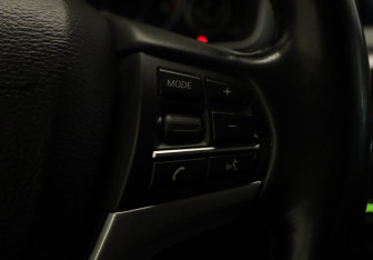 Подержанный автомобиль BMW X5 2016 года (12 фото)