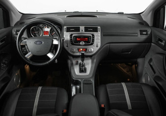Подержанный автомобиль Ford Kuga 2012 года (9 фото)