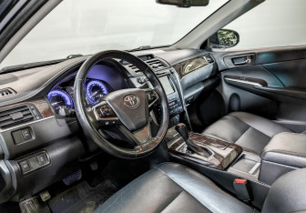Подержанный автомобиль Toyota Camry Sedan 2017 года (16 фото)