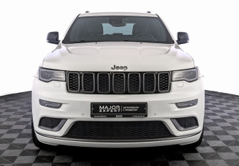 Подержанный автомобиль Jeep Grand Cherokee 2020 года (2 фото)