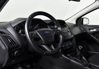 Подержанный автомобиль Ford Focus Hatchback 2019 года (11 фото)
